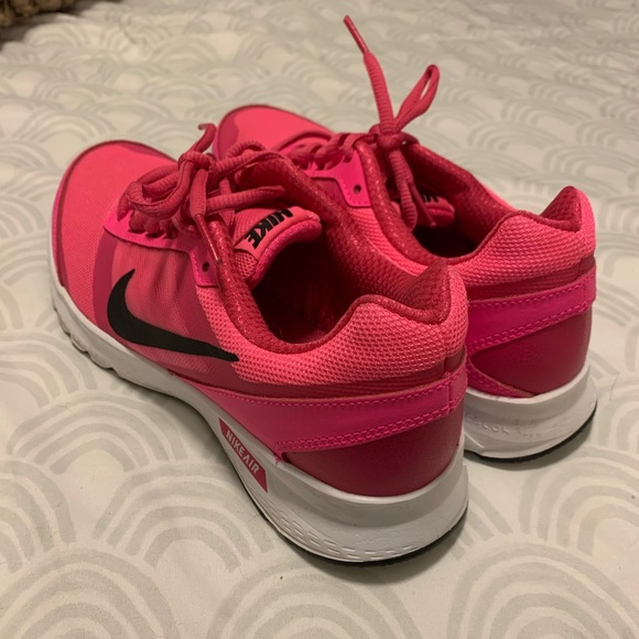 Women’s Nike Air Running Sneakers - Picture 3 of 4